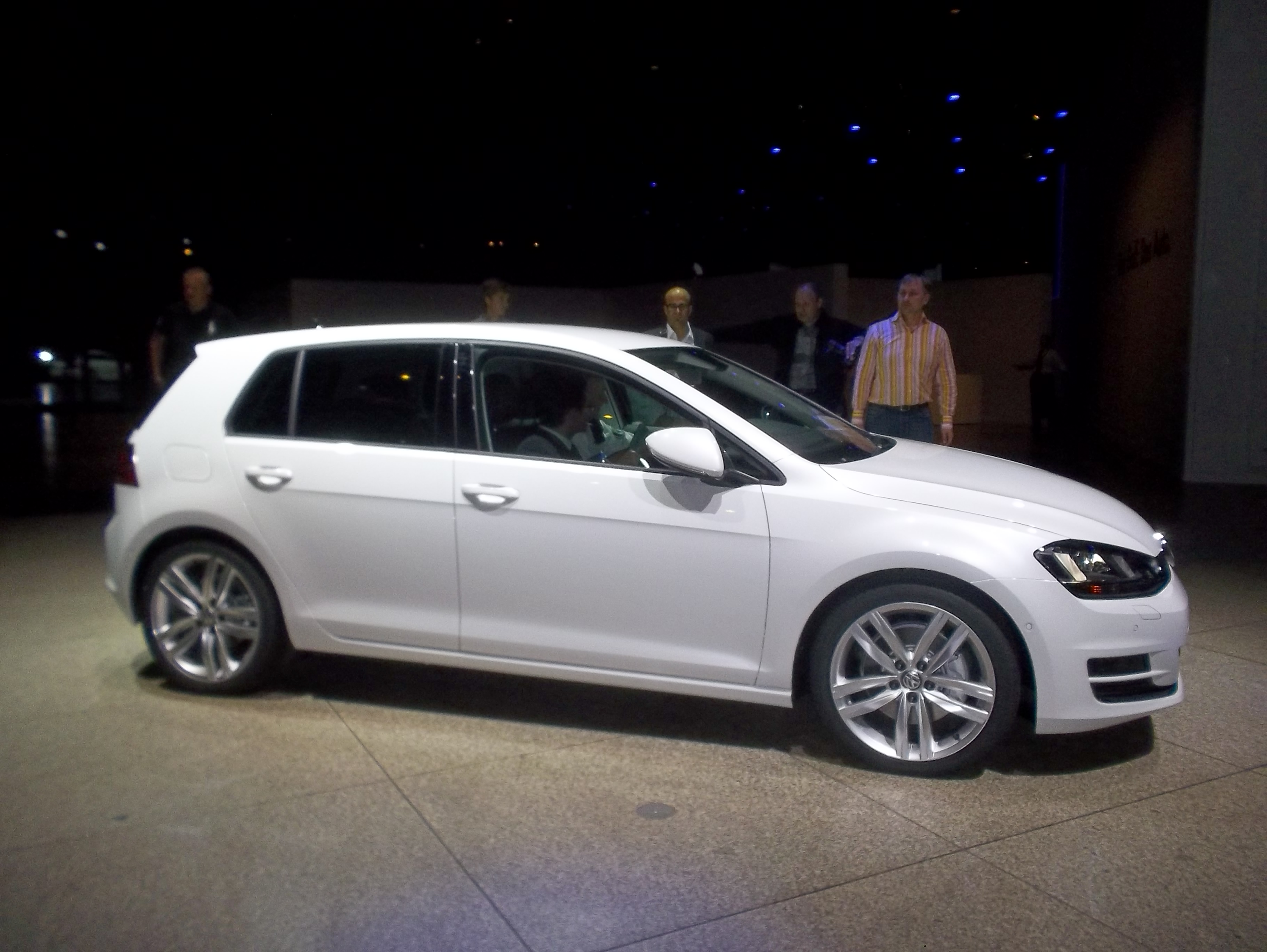 S0-Premiere-Mondiale-Volkwsagen-Golf-7-en-live-270368.jpg