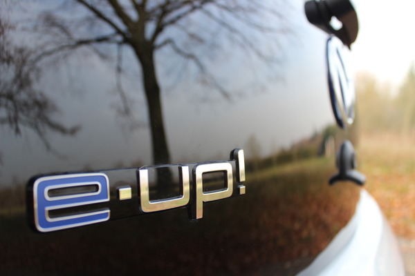http://images.caradisiac.com/images/1/2/1/6/91216/S7-Prise-en-mains-Volkswagen-e-up-que-vaut-la-premiere-electrique-de-Wolfsburg-310003.jpg S7-Prise-en-mains-Volkswagen-e-up-que-vaut-la-premiere-electrique-de-Wolfsburg-310003