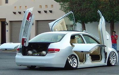 http://images.caradisiac.com/images/1/2/2/8/11228/S7-TUNING-The-Emirates-Touch-28248.jpg