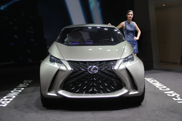 http://images.caradisiac.com/images/1/4/7/1/101471/S7-Les-plus-beaux-concept-cars-du-salon-de-Geneve-2015-348198.jpg
