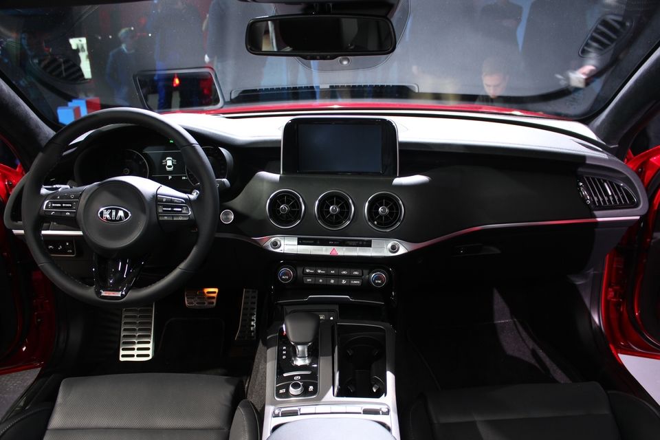 http://images.caradisiac.com/images/2/1/2/0/112120/S8-presentation-video-kia-stinger-nouveau-fer-de-lance-coreen-394231.jpg
