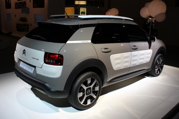 S7-Premiere-mondiale-Caradisiac-a-bord-de-la-Citroen-C4-Cactus-les-photos-et-toutes-les-infos-312671.jpg