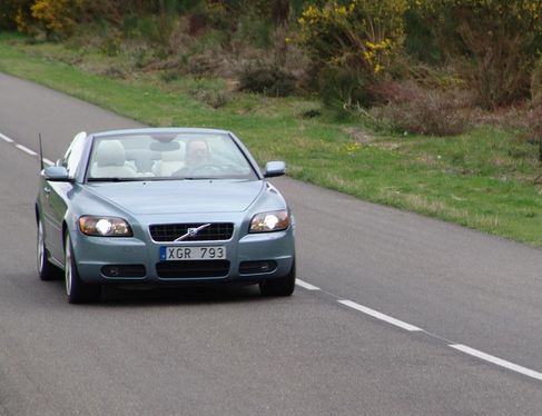 Volvo C70 : elle fait fondre la glace !
