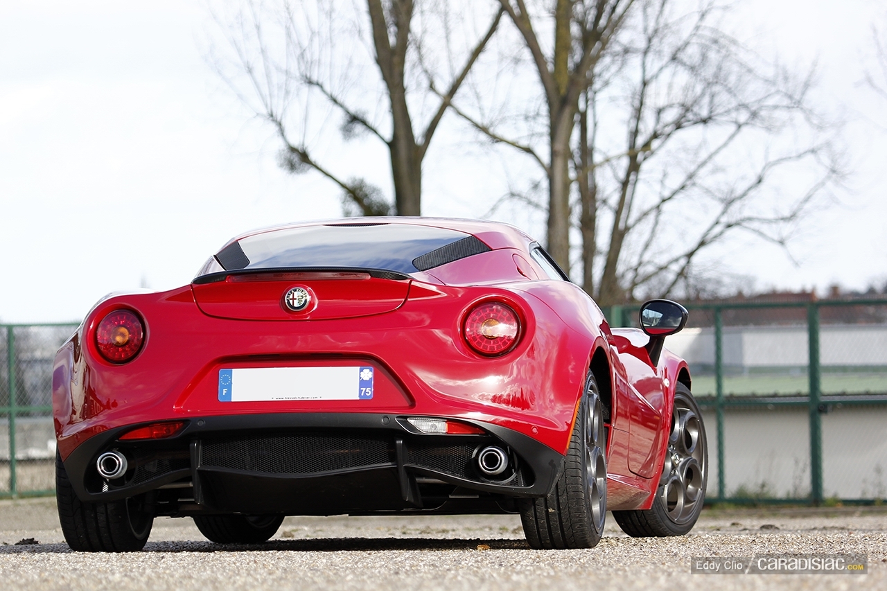 S0-Photos-du-jour-Alfa-Romeo-4C-launch-Edition-Cars-Coffee-Paris-313384.jpg