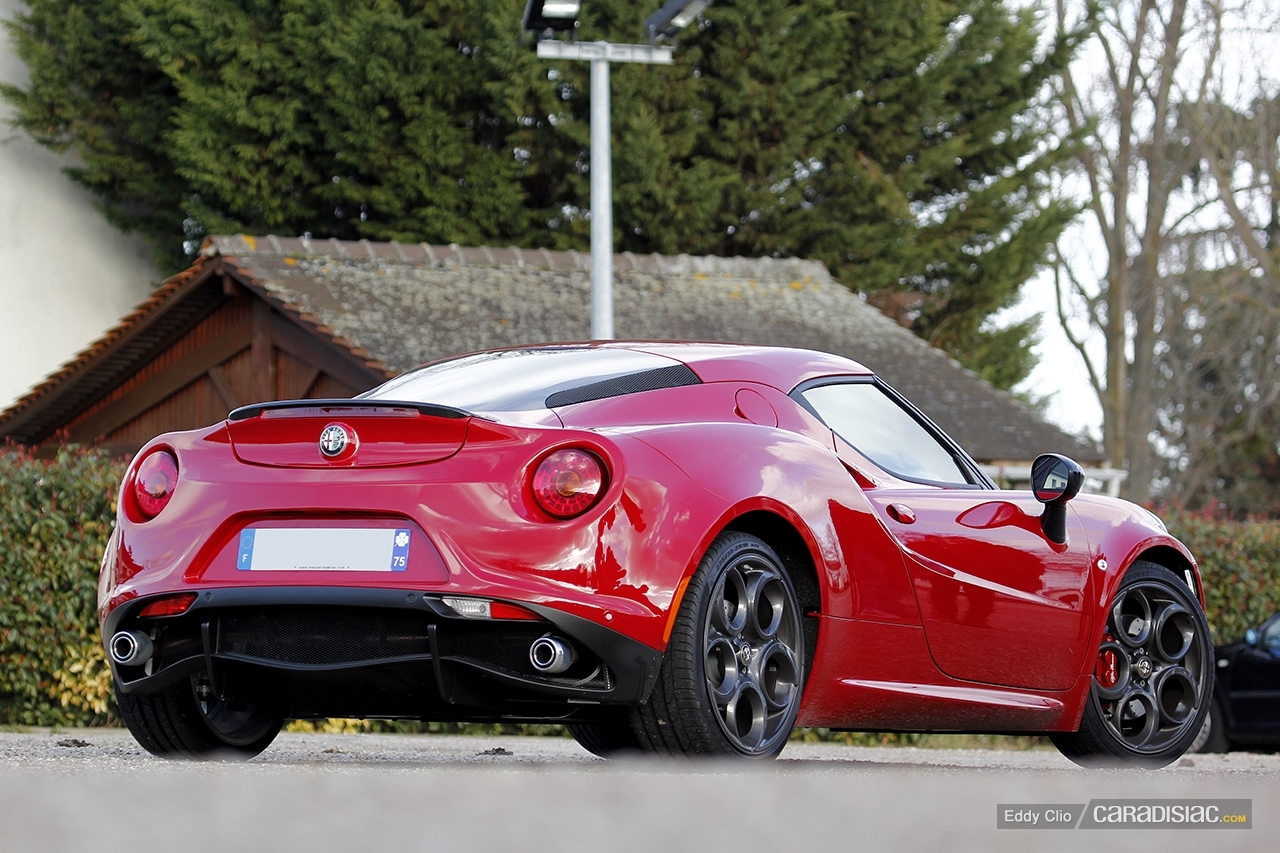S0-Photos-du-jour-Alfa-Romeo-4C-launch-Edition-Cars-Coffee-Paris-313388.jpg