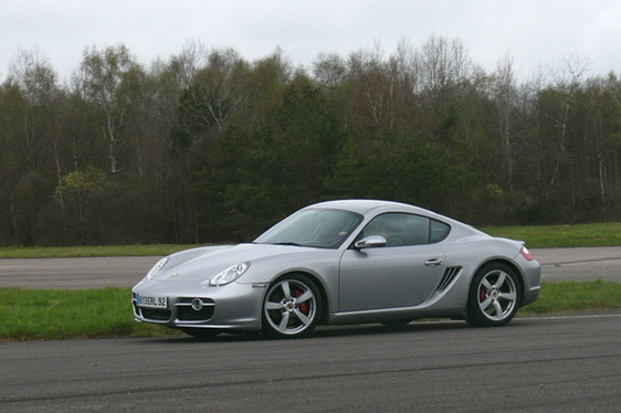 Porsche Cayman S : Entre deux