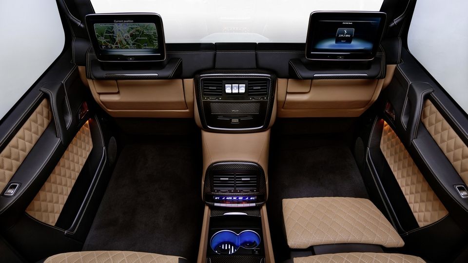 http://images.caradisiac.com/images/2/6/4/0/112640/S8-mercedes-devoile-le-classe-g-maybach-landaulet-395819.jpg