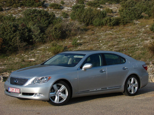 Lexus LS 460 : objectif étoilé