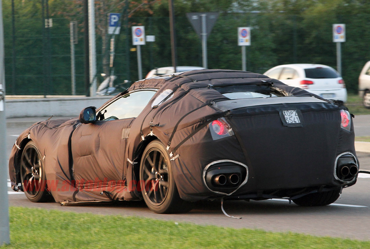 S0-Ferrari-La-remplacante-de-la-599-lourdement-camouflee-244682.jpg