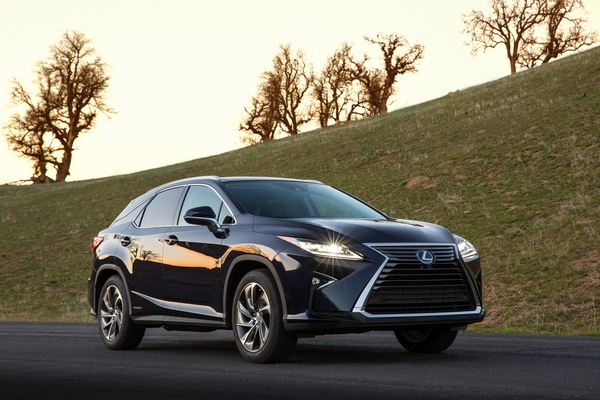 http://images.caradisiac.com/images/4/3/6/4/104364/S7-Salon-de-Francfort-2015-Lexus-RX450h-demonstratif-360942.jpg