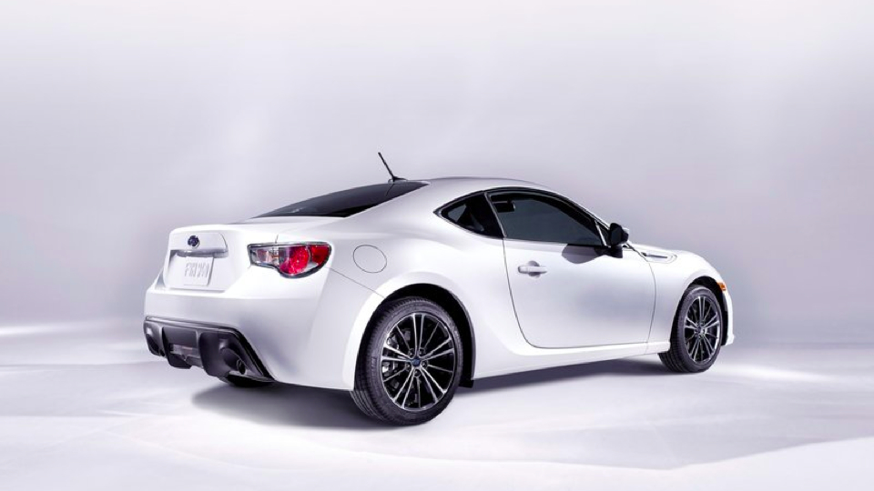 http://images.caradisiac.com/images/4/4/7/0/74470/S0-Subaru-BRZ-de-serie-c-est-lui-247956.jpg