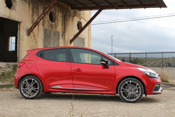 S7-Essai-Renault-Clio-4-R-S-sortez-les-mouchoirs-286289.jpg