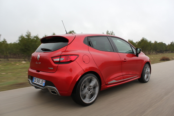 S7-Essai-Renault-Clio-4-R-S-sortez-les-mouchoirs-286304.jpg