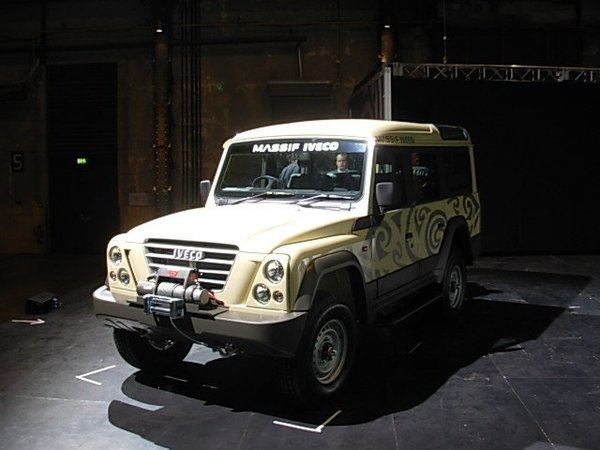 S7-Iveco-Massif-le-4x4-rustique-68148.jp