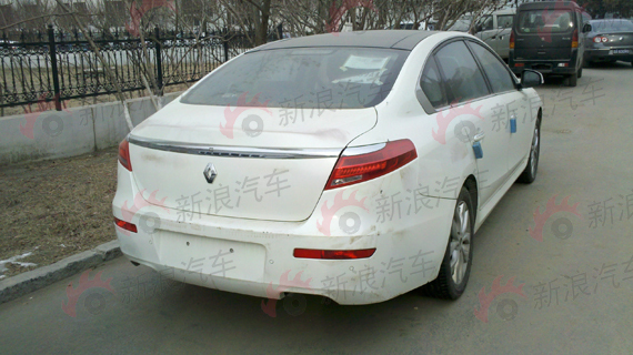 S7-Une-Renault-Safrane-bientot-en-Chine-250155.jpg