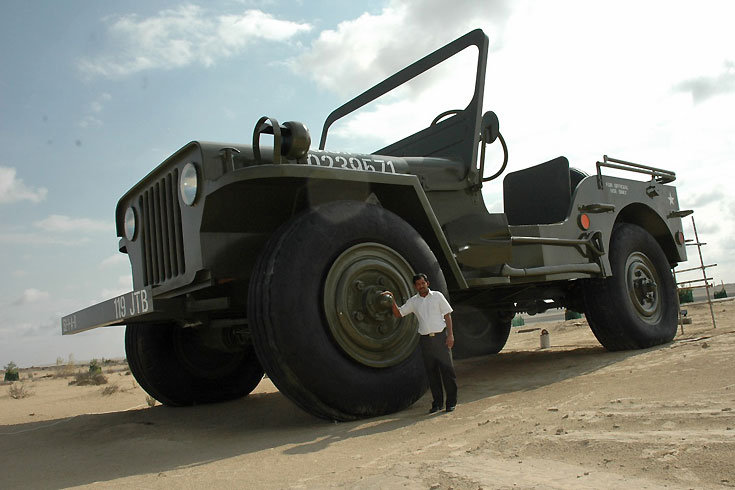 S0-Insolite-Big-Jeep-ou-la-revanche-de-la-Willys-face-au-Hummer-175454.jpg