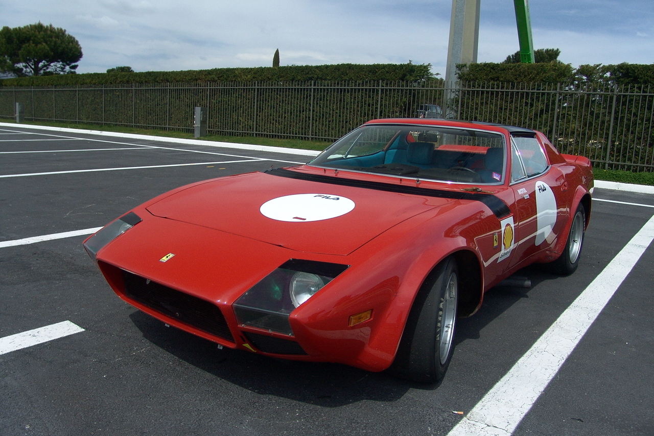 http://images.caradisiac.com/images/5/9/9/3/25993/S0-Photos-du-jour-Ferrari-365-GTB-4-Michelotti-Nart-spider-109599.jpg