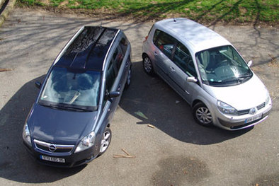 Renault Scénic II 2.0 dCi 150 ch/ Opel Zafira 1.9 CDTI : pour pères de famille pressés