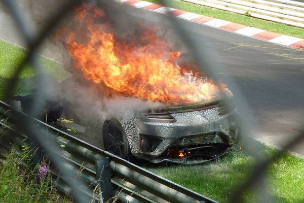 http://images.caradisiac.com/images/6/2/9/5/96295/S7-Surprise-la-Honda-NSX-II-reduite-en-cendres-327343.jpg