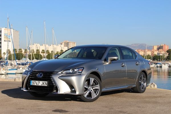 http://images.caradisiac.com/images/6/4/5/0/106450/S7-Lexus-GS-restylee-en-avant-premiere-les-photos-de-l-essai-370184.jpg