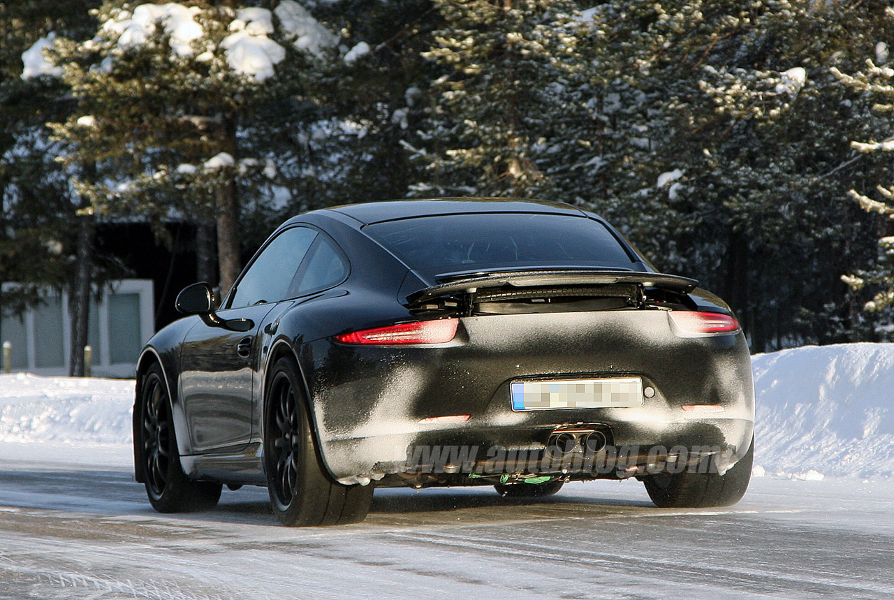 http://images.caradisiac.com/images/6/4/5/0/76450/S0-La-future-Porsche-911-GT3-en-classe-de-neige-254545.jpg