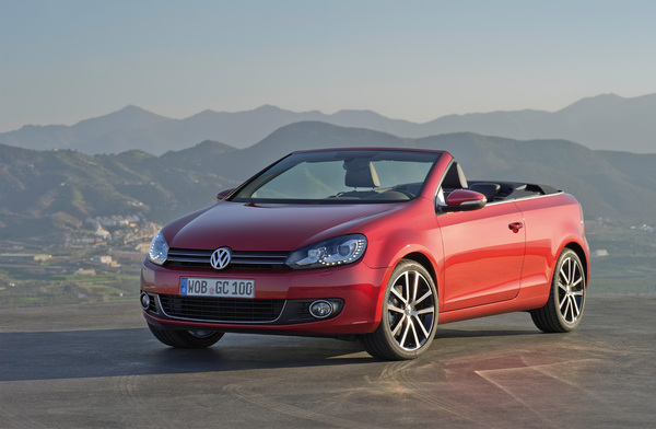 VW Golf 6 Cab S7-En-direct-de-Geneve-La-Volkswagen-Golf-Cabriolet-decapote-plus-vite-que-son-ombre-215206