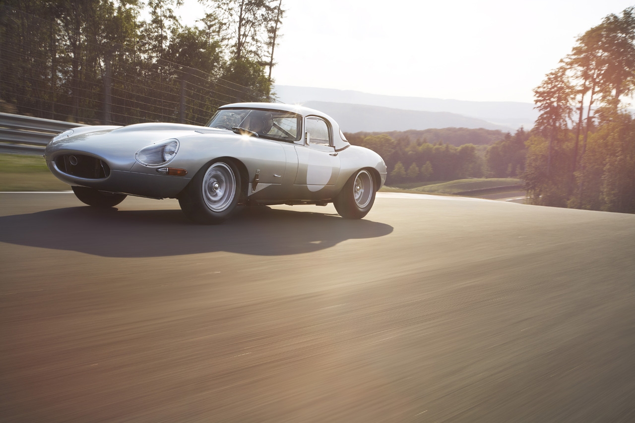 http://images.caradisiac.com/images/6/6/3/5/96635/S0-Jaguar-devoile-sa-nouvelle-Type-E-Lightweight-328237.jpg