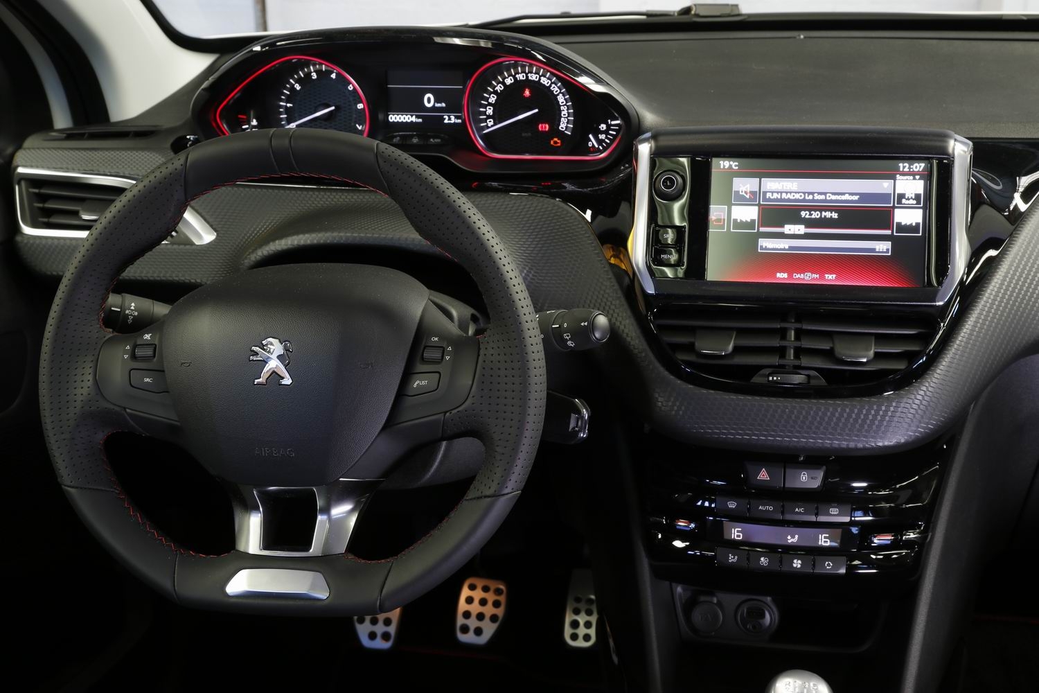 S0-presentation-video-le-nouveau-peugeot
