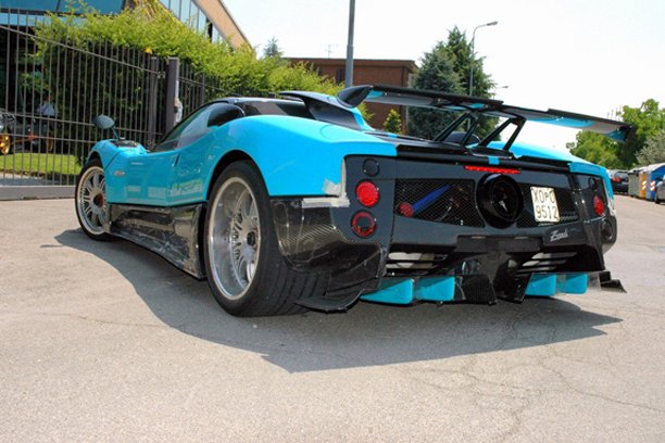 http://images.caradisiac.com/images/7/9/2/7/57927/S0-Nouvelle-Pagani-Zonda-Uno-c-est-elle-184582.jpg