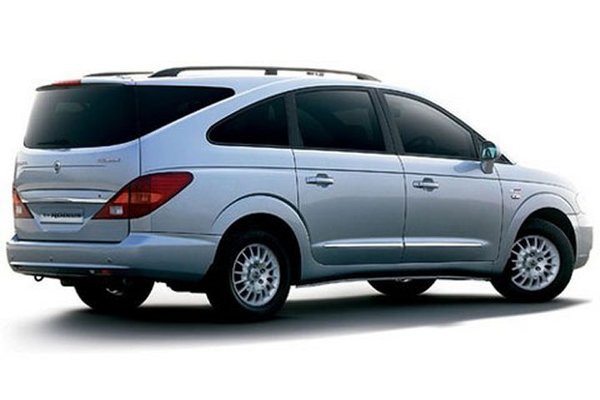 http://images.caradisiac.com/images/8/2/2/5/18225/S7-Future-SsangYong-Rodius-Phase-78731.jpg