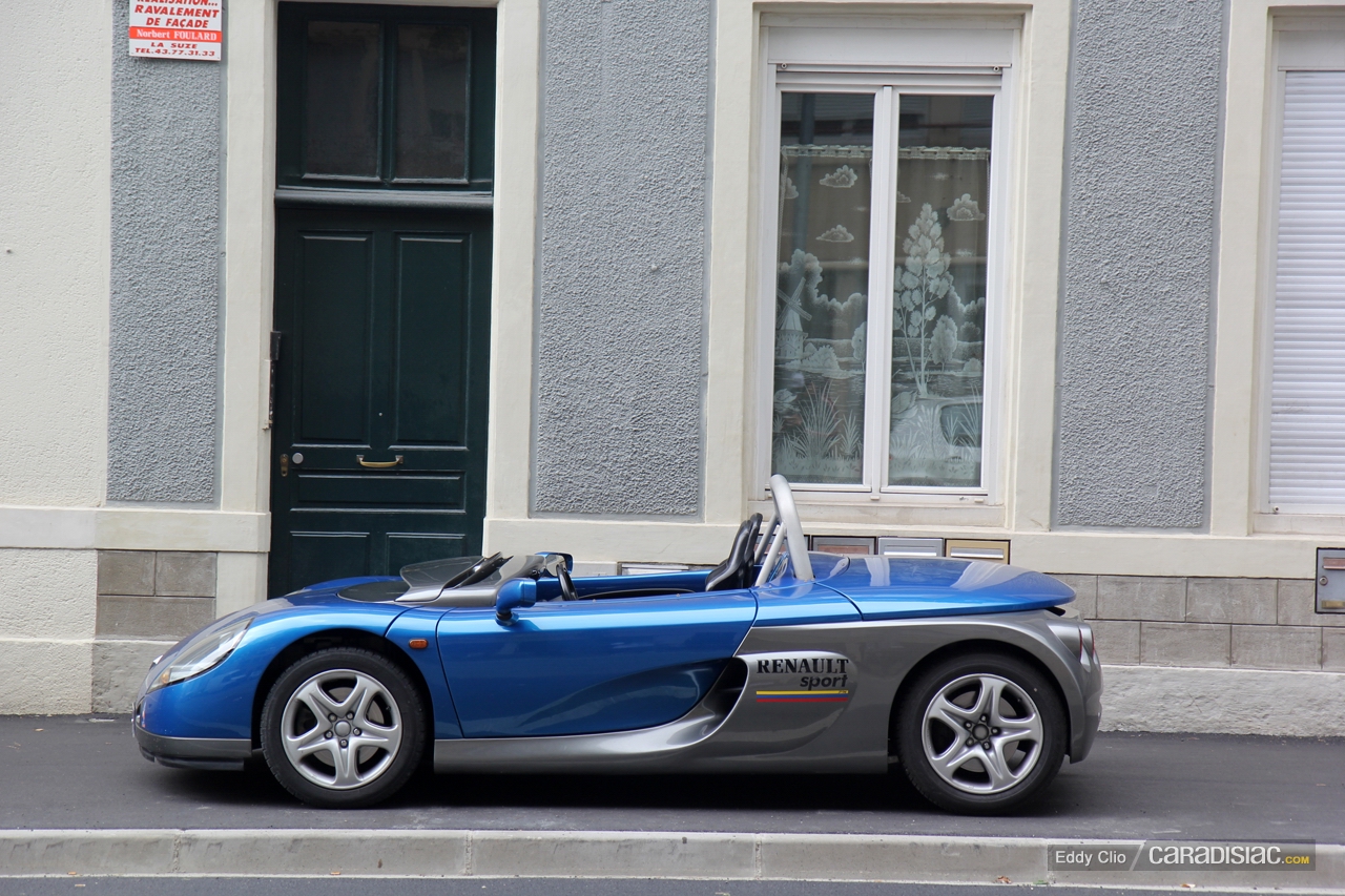 http://images.caradisiac.com/images/8/8/2/7/88827/S0-Photos-du-jour-Spider-Renault-301010.jpg