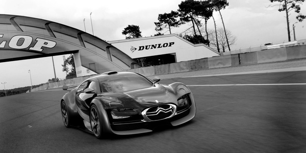 http://images.caradisiac.com/images/8/8/4/0/58840/S7-La-Citroen-Survolt-en-piste-le-plein-de-photos-187130.jpg