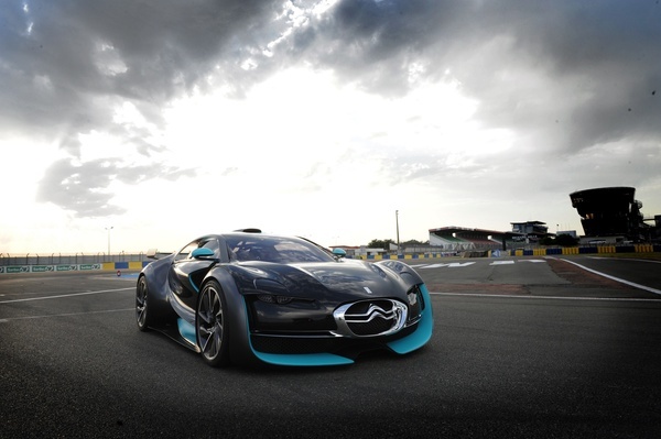 http://images.caradisiac.com/images/8/8/4/0/58840/S7-La-Citroen-Survolt-en-piste-le-plein-de-photos-187133.jpg
