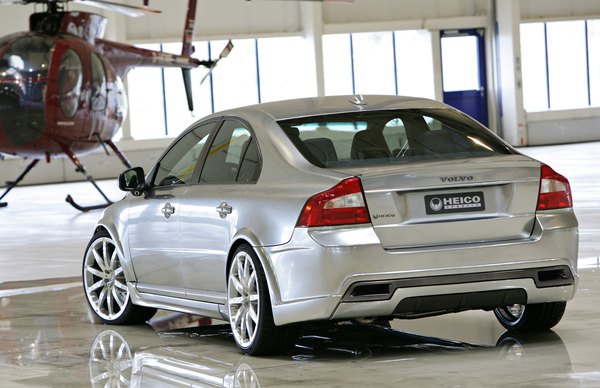 (Dressed undressed sportive 2007 Volvo Heico C30 Sema Concept. (Dressed undressed sportive