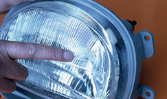 Reparer-une-vitre-trouee-ou-felee-50425.jpg