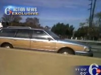 [Vidéo] Elle roule tranquillement en sens inverse sur l'autoroute
