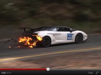 Une Lamborghini Gallardo Super Trofeo Stradale qui a le feu aux fesses (mais qui gagne quand même)