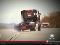 GRIP - BMW M6 G-Power vs camion de course MAN de 1300 ch : qui l'emportera ?