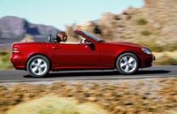 Kelly et la Mercedes SLK 230