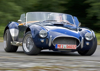 [Vidéo] La Corvette ZR1 se fait ridiculiser par une AC Cobra !