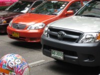 Taxis et cars à la Thaïlandaise : saveur fruitée tendance flashy