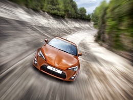Toyota-GT-86-bientot-250-ch-grace-a-TRD-74550.jpg