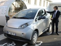 Autolib' : premier jour et un piéton renversé !