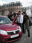 Micro trottoirs : Dacia Sandero : la star 2008, c’est elle !