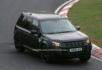 Spyshot : Le Land Rover LRX roule aussi