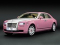 Une Rolls Royce Ghost FAB1 rose contre le cancer