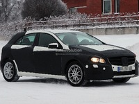 De nouveaux spyshots de la prochaine Mercedes Classe A