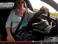 Vidéo - Laisseriez-vous votre maman conduire une Mitsubishi Lancer Evo X de 900 ch ?
