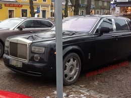 Rolls-Royce-Phantom-petite-toilette-a-venir-75652.jpg