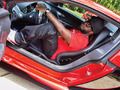 T-Pain roule en Bugatti Veyron, en Rolls et en Mini (avec du Cognac dans le coffre)